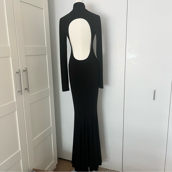 Norma Kamali Black Long Sleeve Gown - Picture 2 of 3
